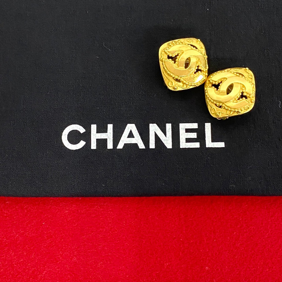 earrings chanel