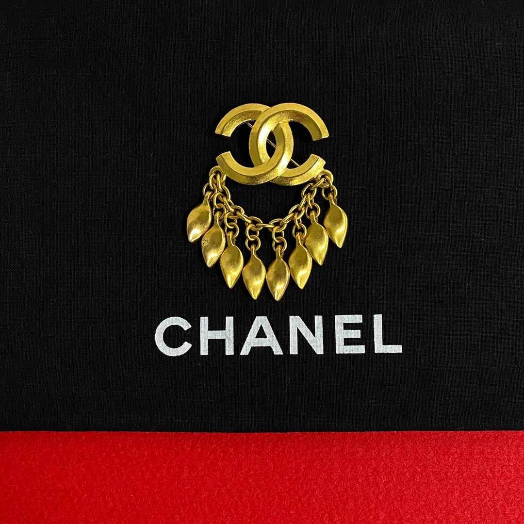 brooch chanel