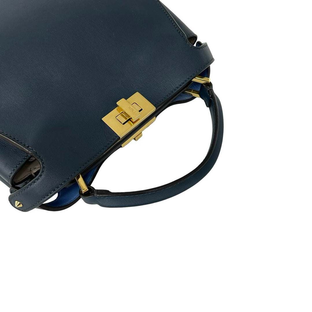 ショルダーバッグ フェンディ ピーカブー アイコニックエッセンシャリ―