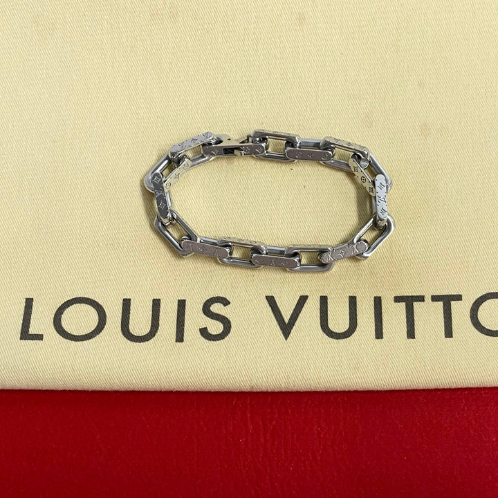 blurRubbingLouis Vuitton Collier chain blurRubbingCut