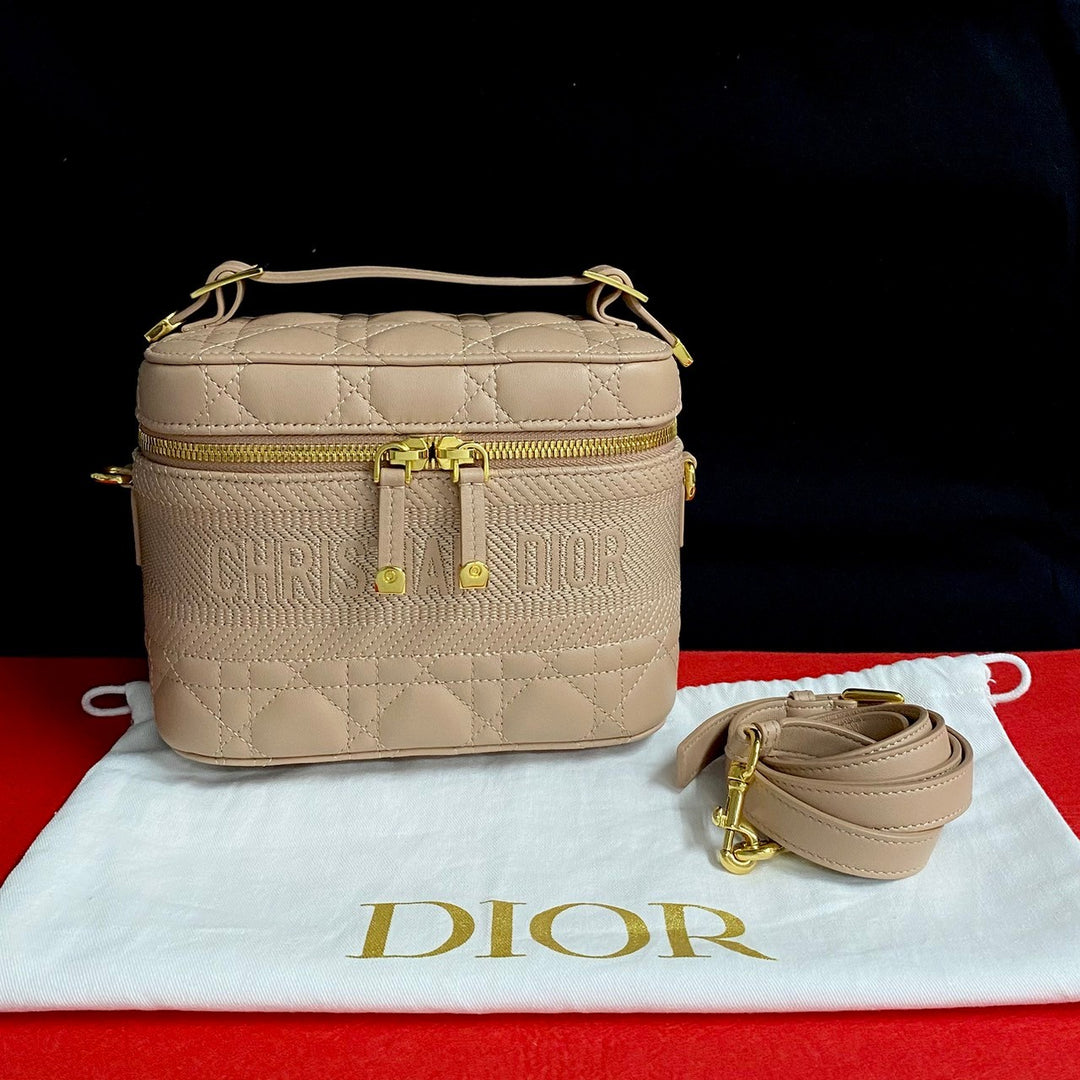 Shoulder bag dior travel small vanity