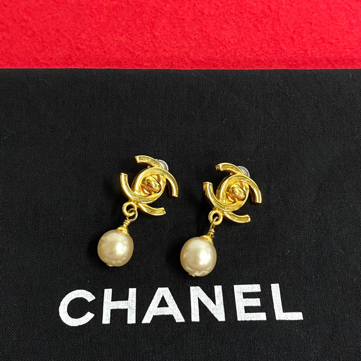 earrings chanel