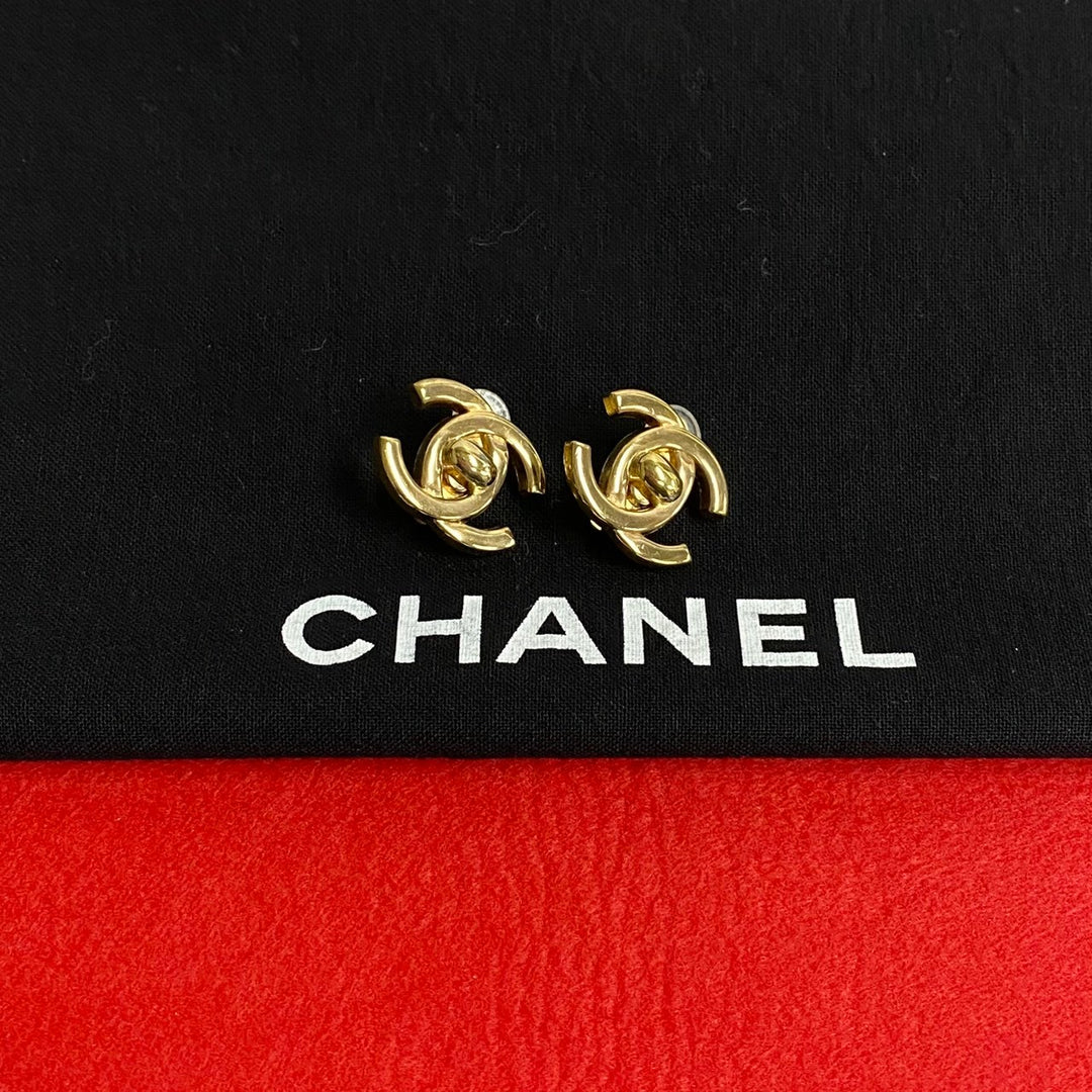 earrings chanel