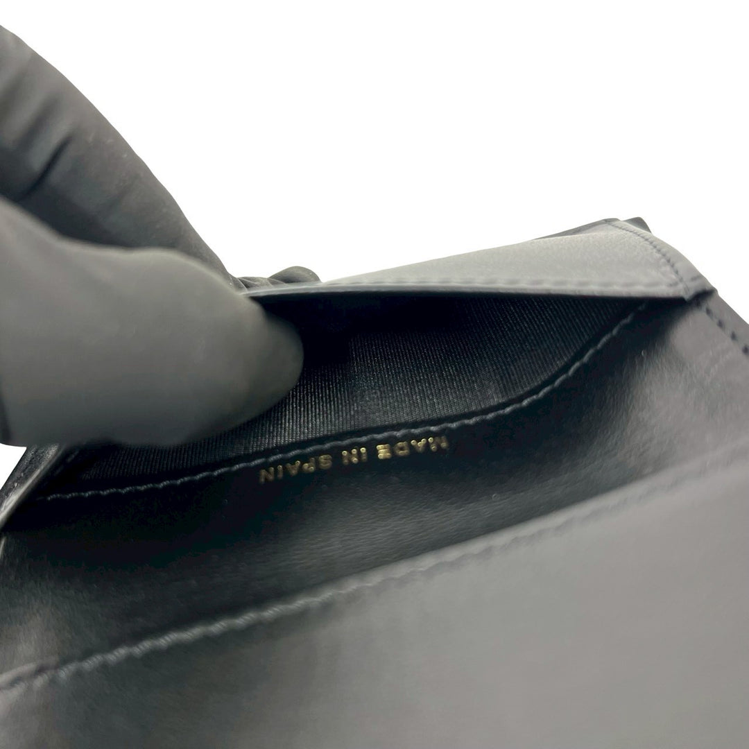 trifold wallet chanel