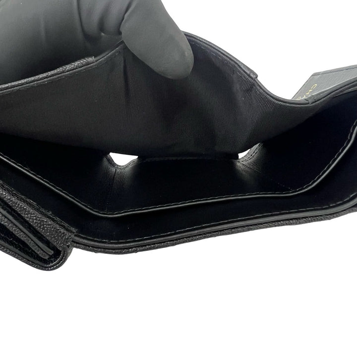 trifold wallet chanel