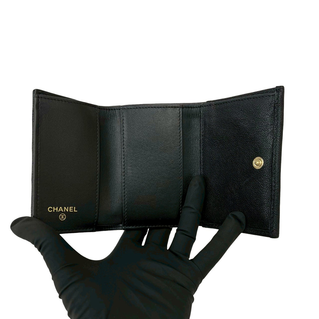 trifold wallet chanel