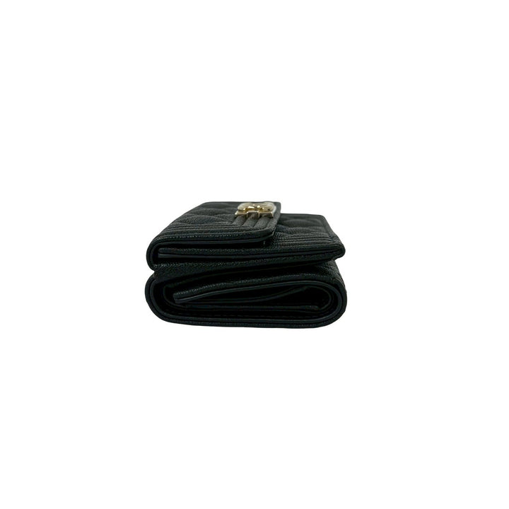 trifold wallet chanel