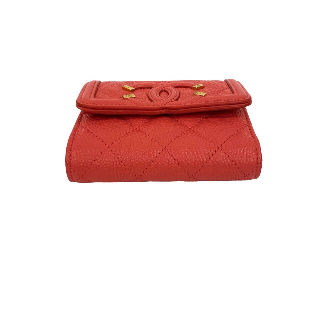 Tri-fold wallet Chanel CC filigree compact wallet