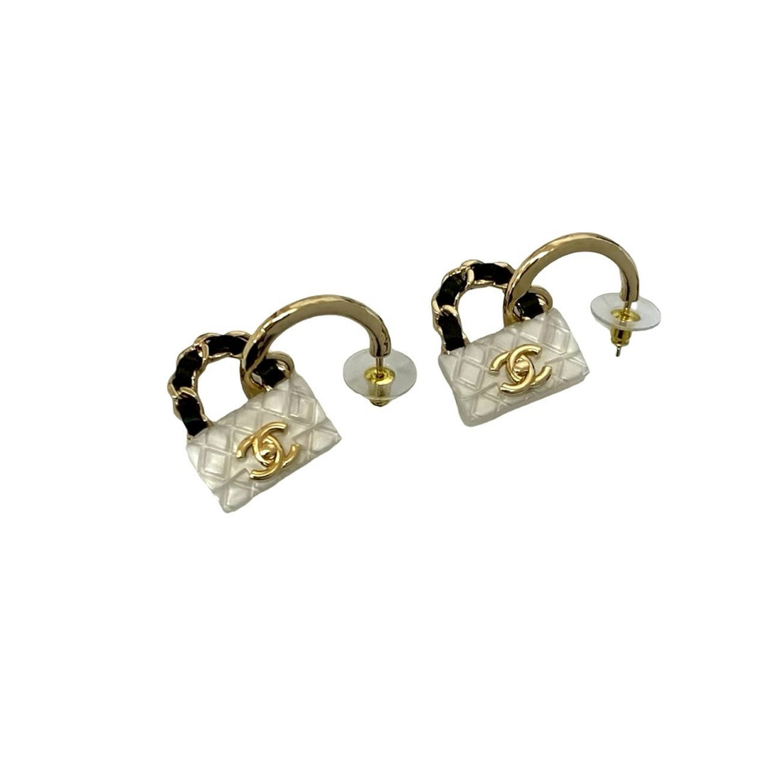 ピアス シャネル