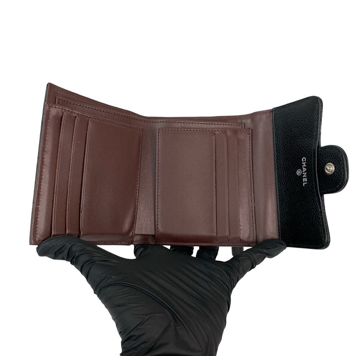 trifold wallet chanel