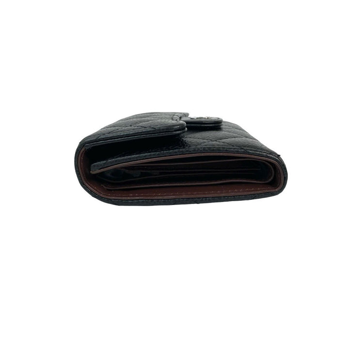 trifold wallet chanel