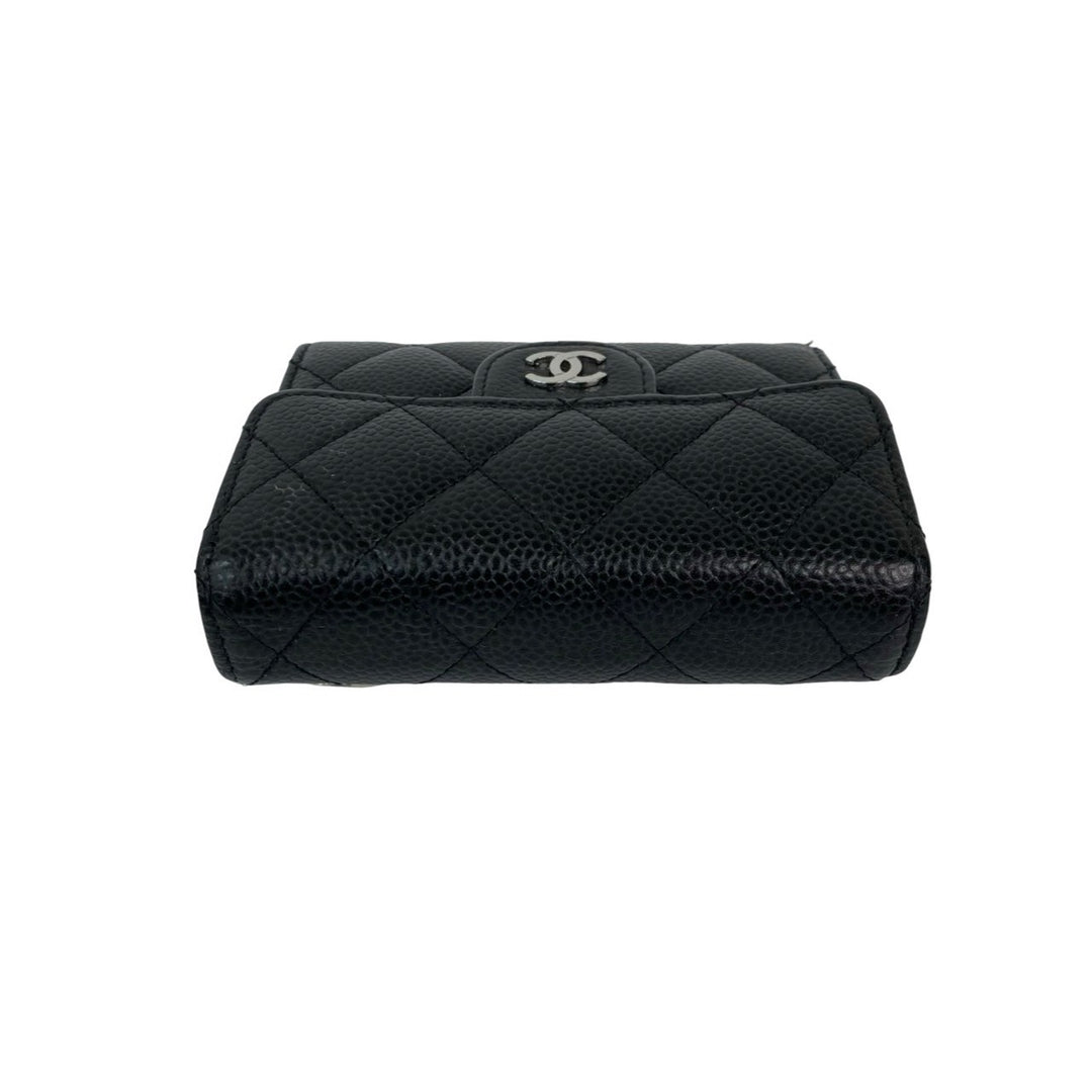 trifold wallet chanel