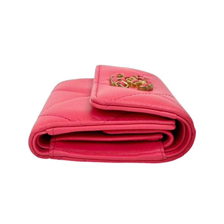 trifold wallet chanel