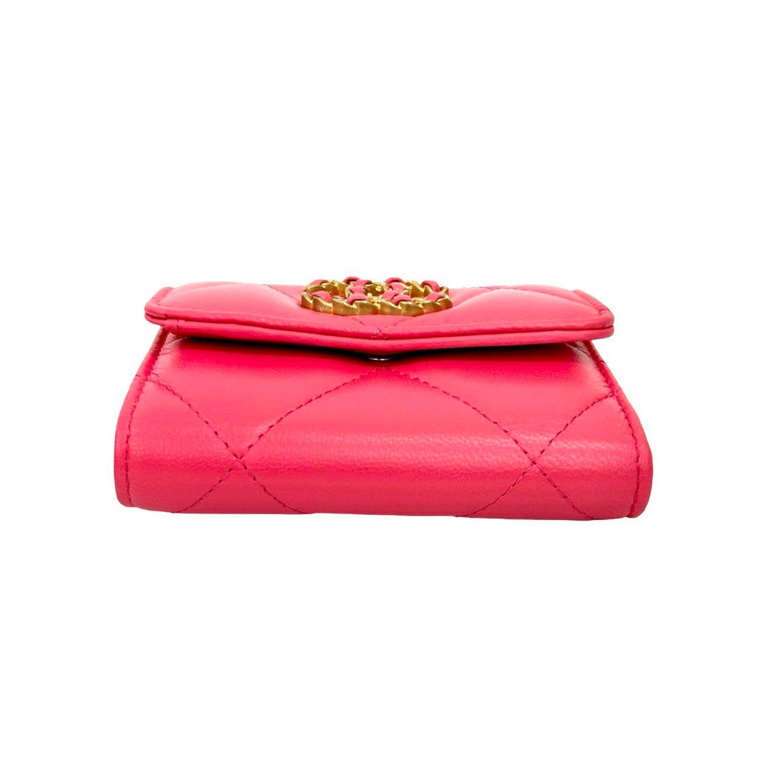 trifold wallet chanel