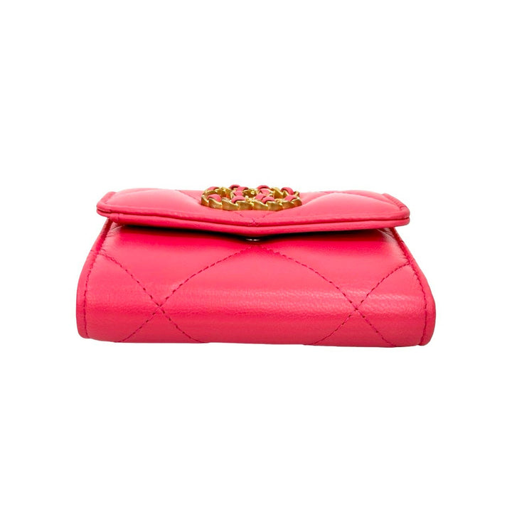 trifold wallet chanel