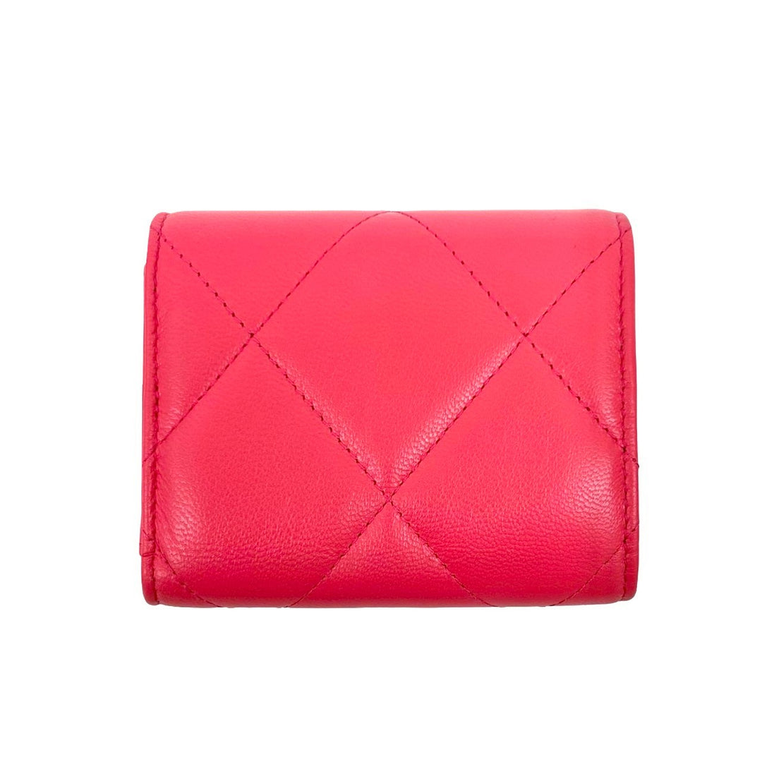 trifold wallet chanel