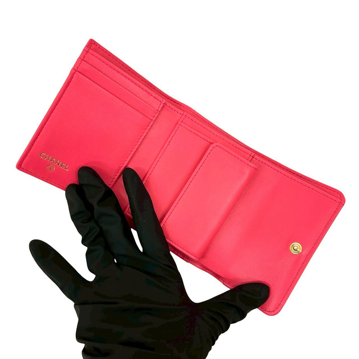 trifold wallet chanel