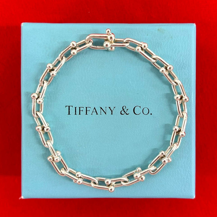 blurRubbingTiffany Hardware Small Link BureRubbingCut