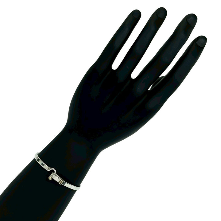 blurRubbingTiffany hook and eye bangle