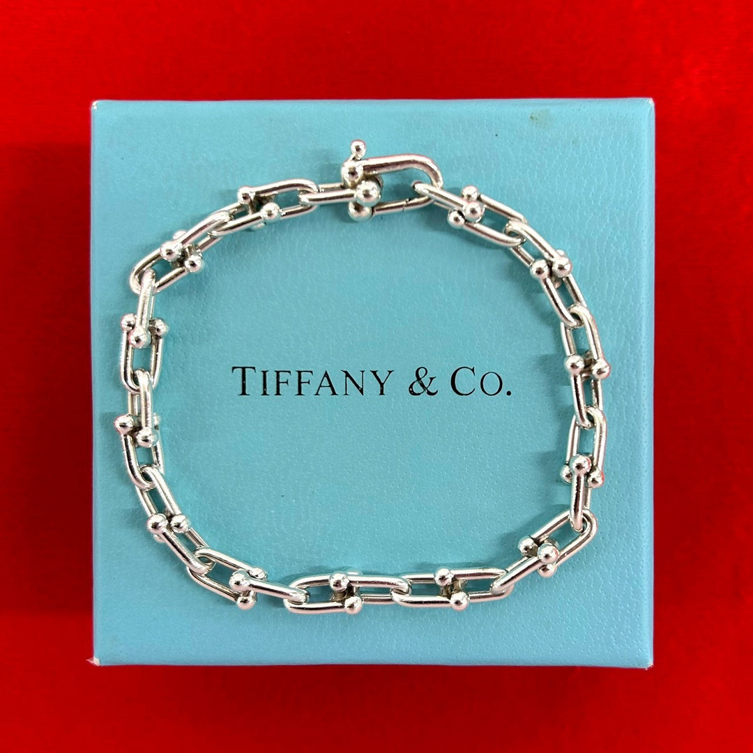 blurRubbingTiffany Hardware Small Link BureRubbingCut