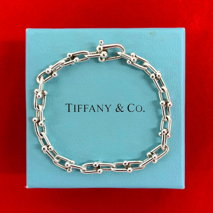 blurRubbingTiffany Hardware Small Link BureRubbingCut