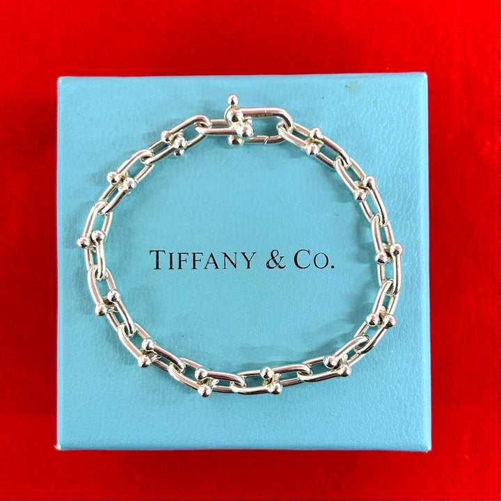 blurRubbingTiffany Hardware Small Link BureRubbingCut