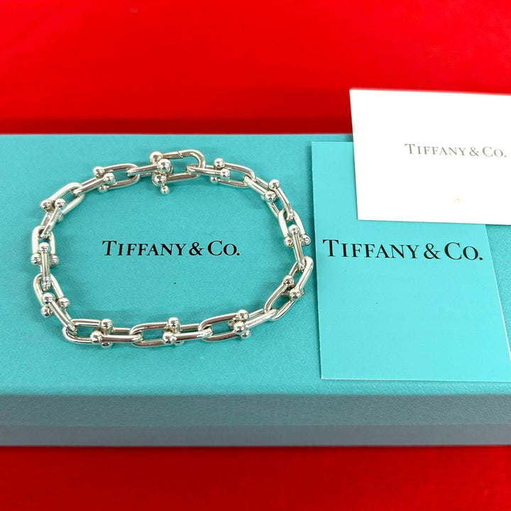 blurRubbingTiffany Hardware Small Link BureRubbingCut