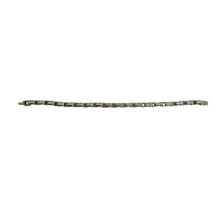 blurRubbingTiffany T Narrow BrakeRubbingCut