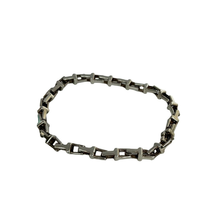 blurRubbingTiffany T Narrow BrakeRubbingCut