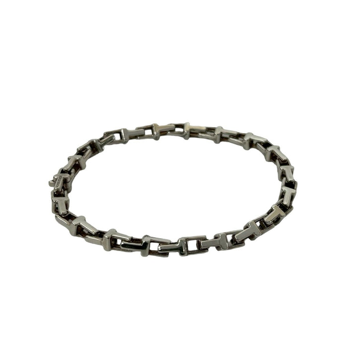 blurRubbingTiffany T Narrow BrakeRubbingCut