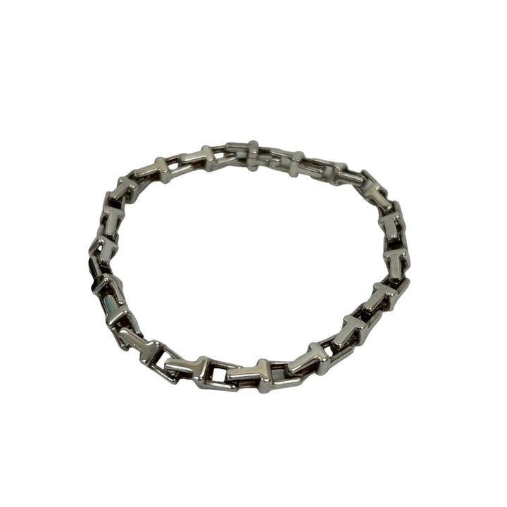 blurRubbingTiffany T Narrow BrakeRubbingCut