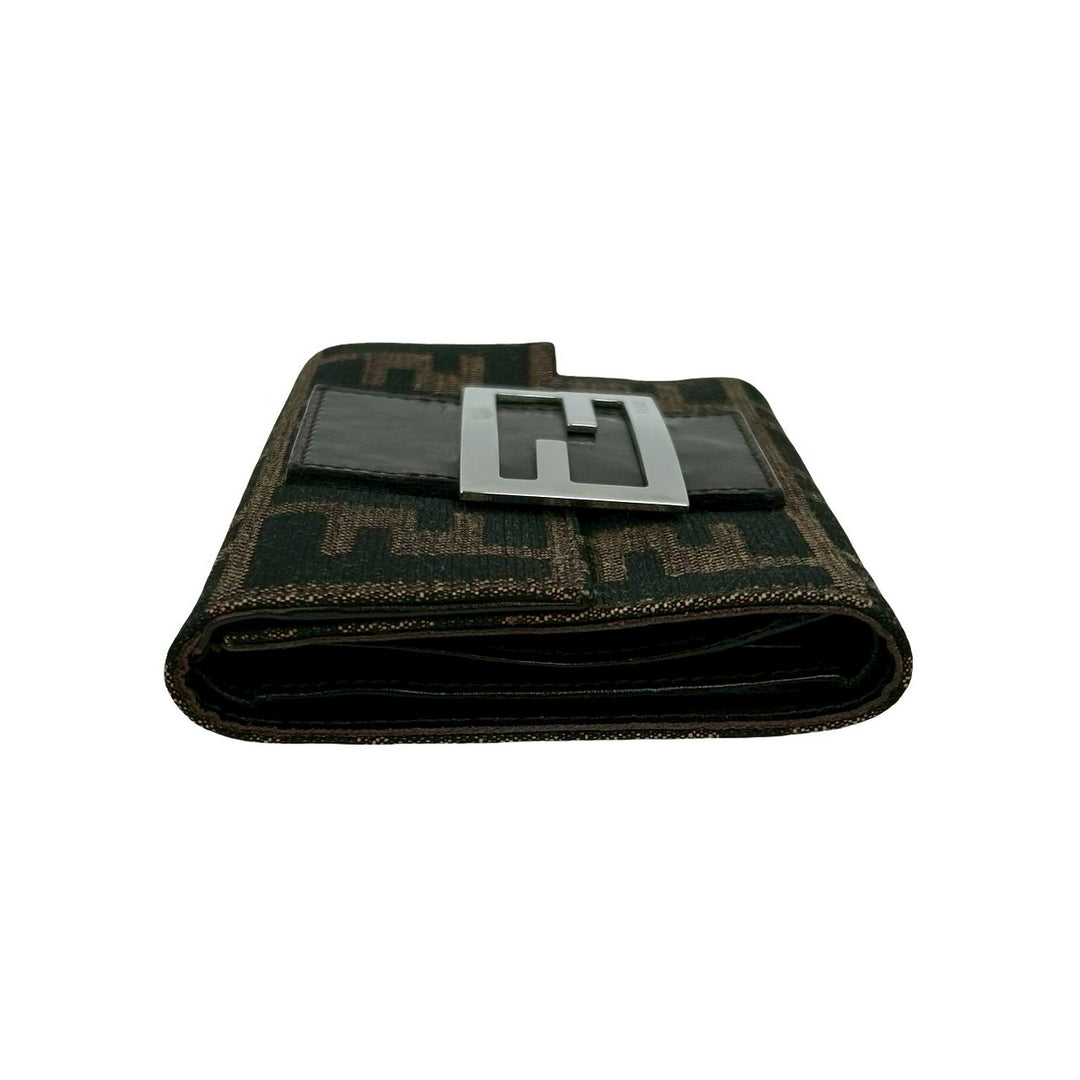 trifold wallet fendi