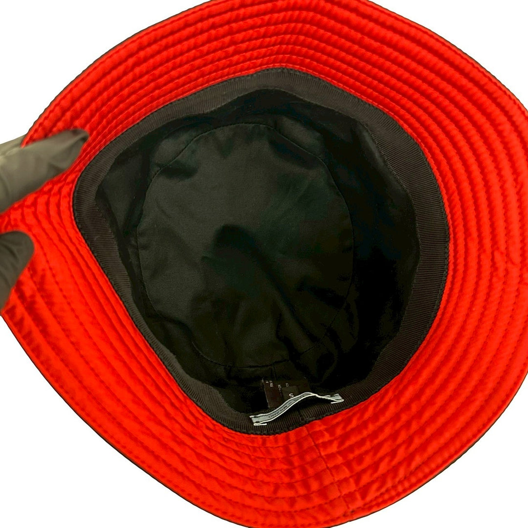 hat prada