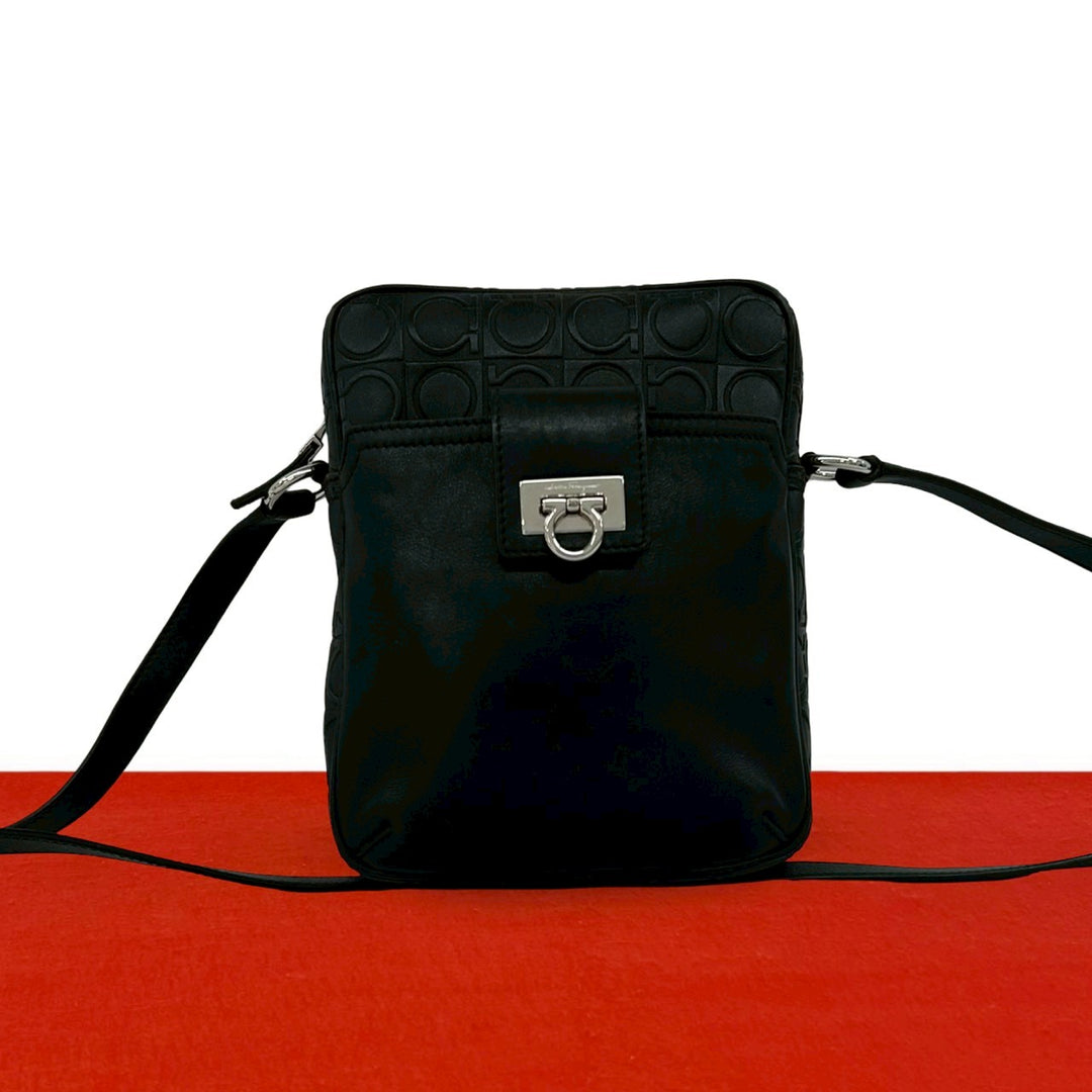 shoulder bag salvatore ferragamo