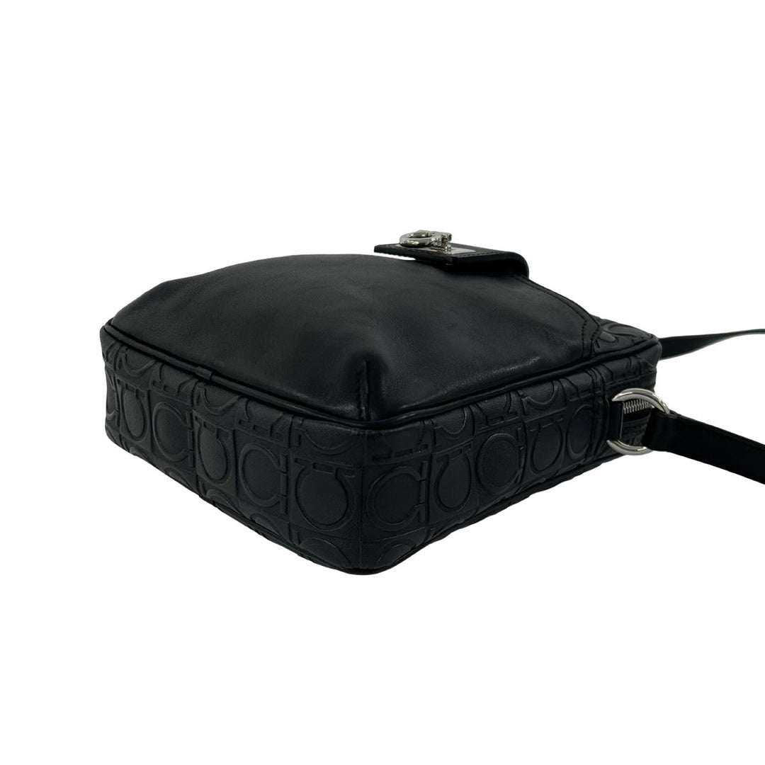 shoulder bag salvatore ferragamo