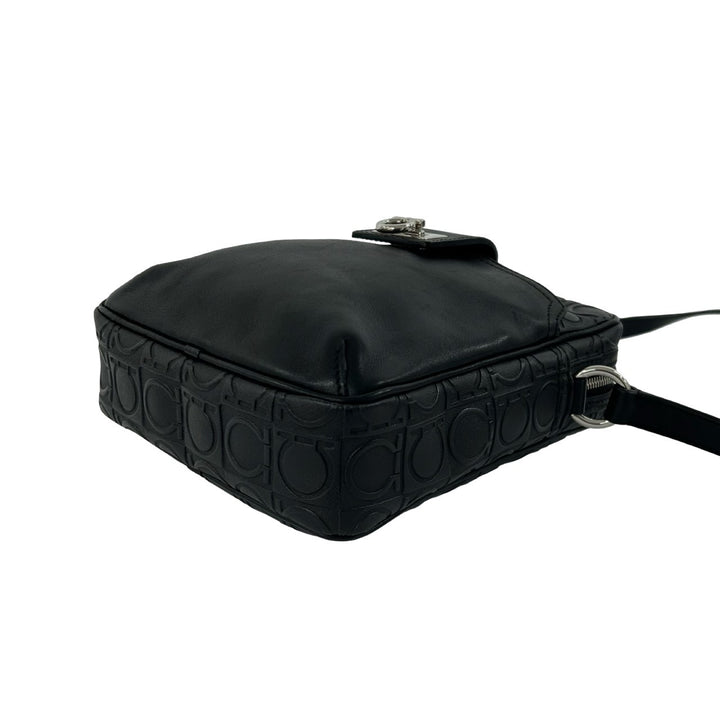 shoulder bag salvatore ferragamo