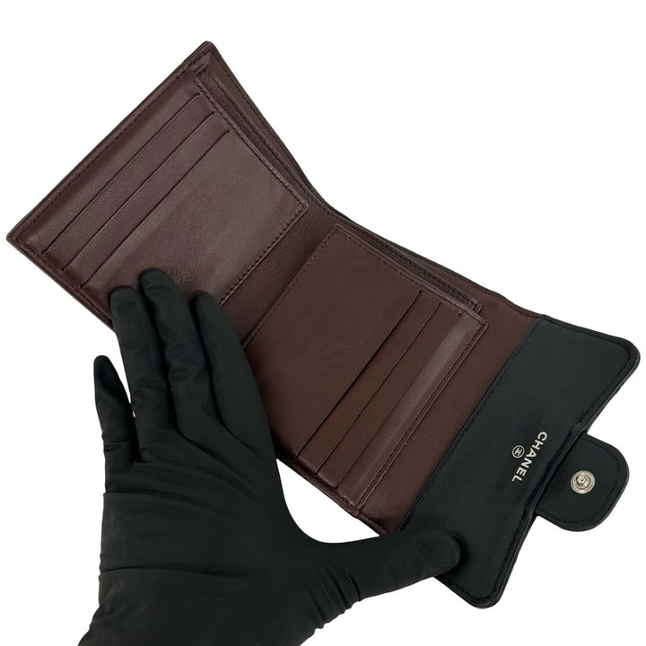 trifold wallet chanel
