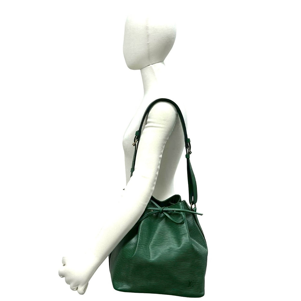 Shoulder bag Louis Vuitton Petit Noe