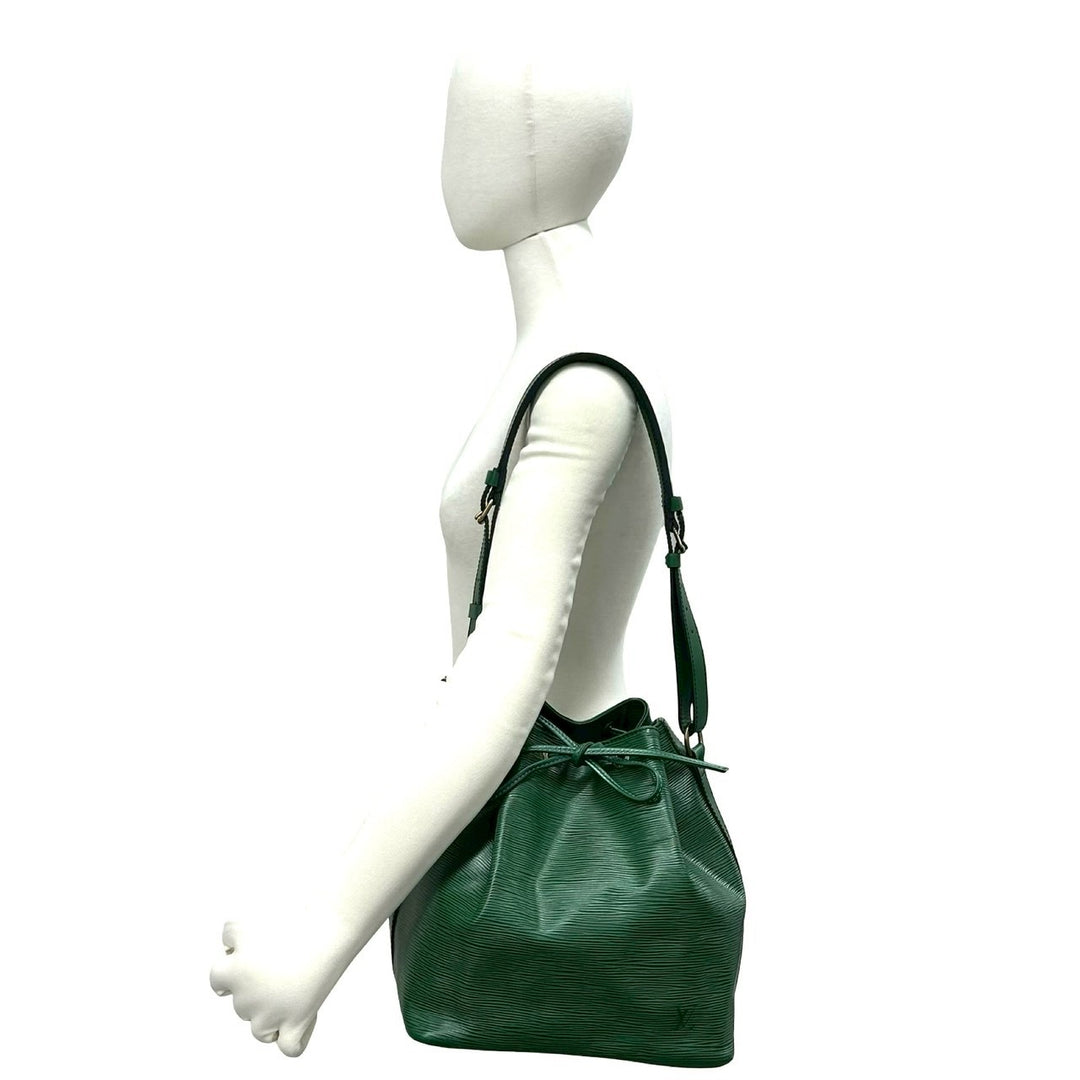 Shoulder bag Louis Vuitton Petit Noe