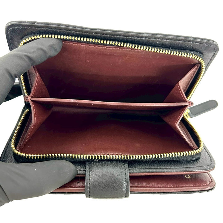 bifold wallet chanel