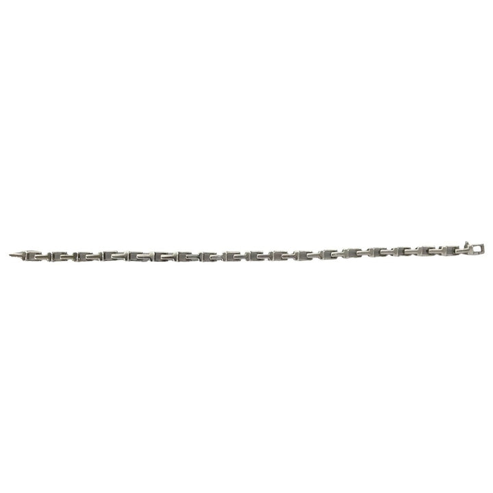 blurRubbingTiffany T Narrow BrakeRubbingCut