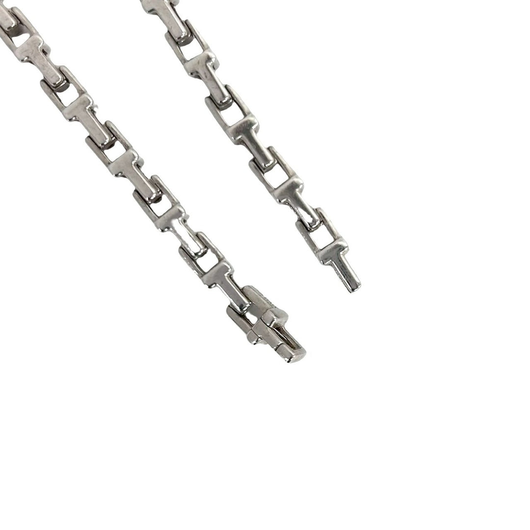 blurRubbingTiffany T Narrow BrakeRubbingCut