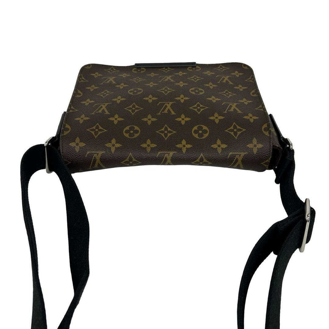 肩背包 Louis Vuitton District PM