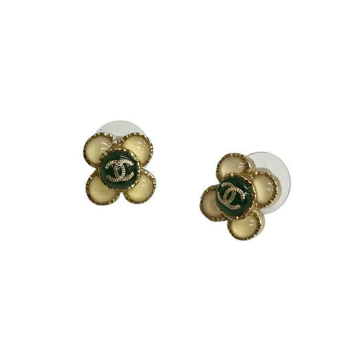 ピアス シャネル
