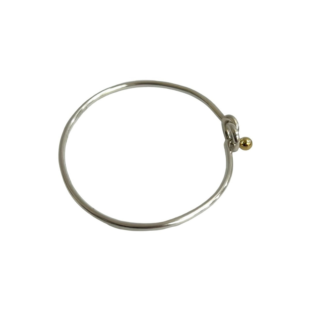 blurRubbingTiffany hook and eye bangle