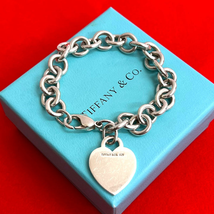 blurRubbingTiffany heart tag