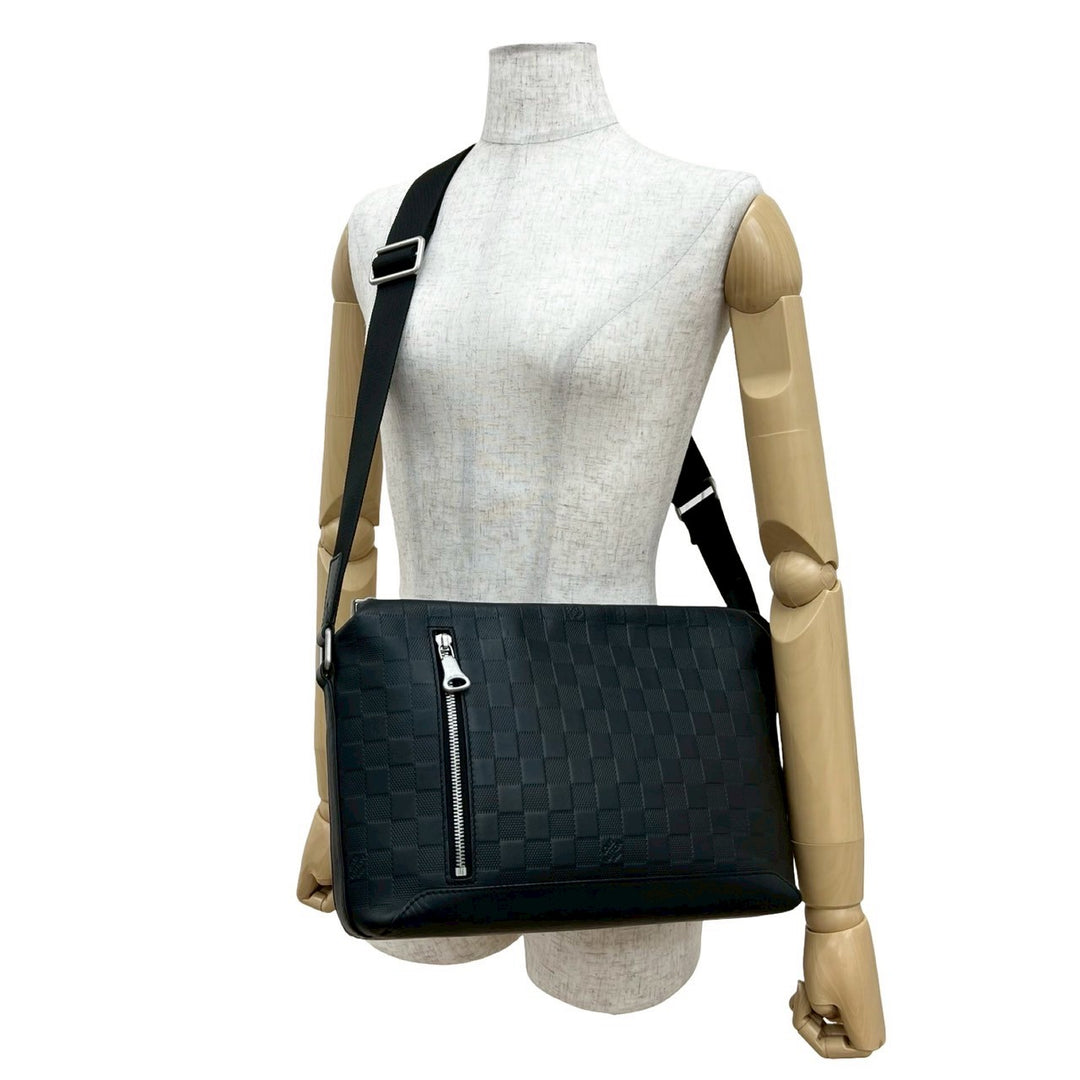 Shoulder bag Louis Vuitton Discovery Messenger PM