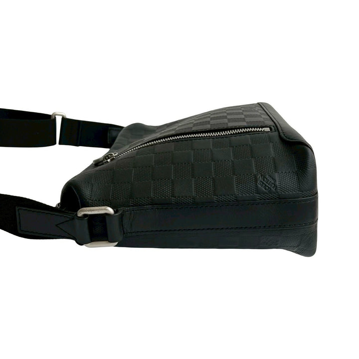 Shoulder bag Louis Vuitton Discovery Messenger PM