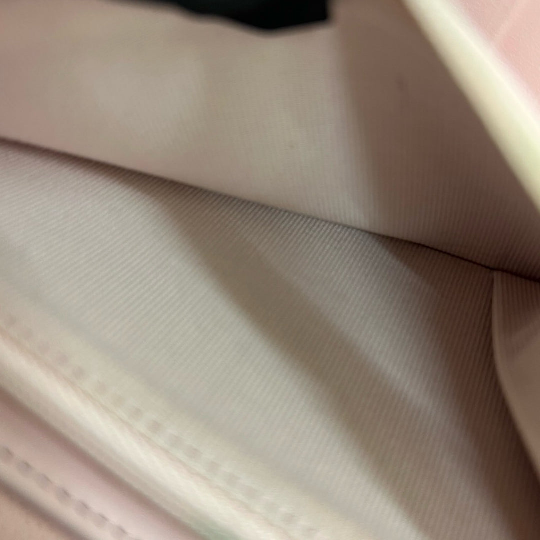 bifold wallet chanel