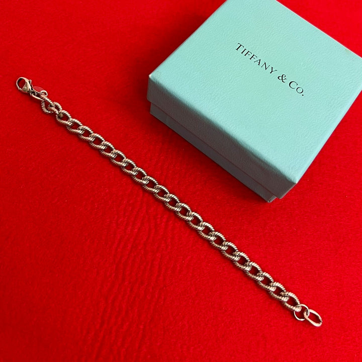 blurRubbingTiffany Twisted Rope